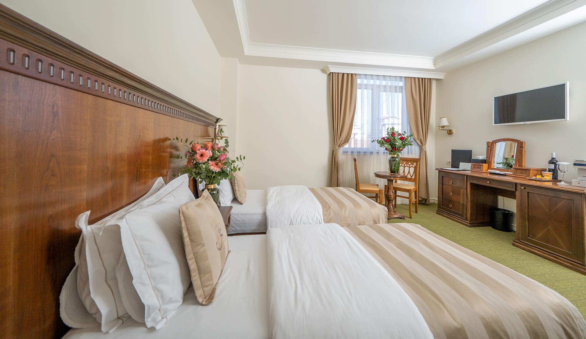 Hotel Garden Приштина Экстерьер фото