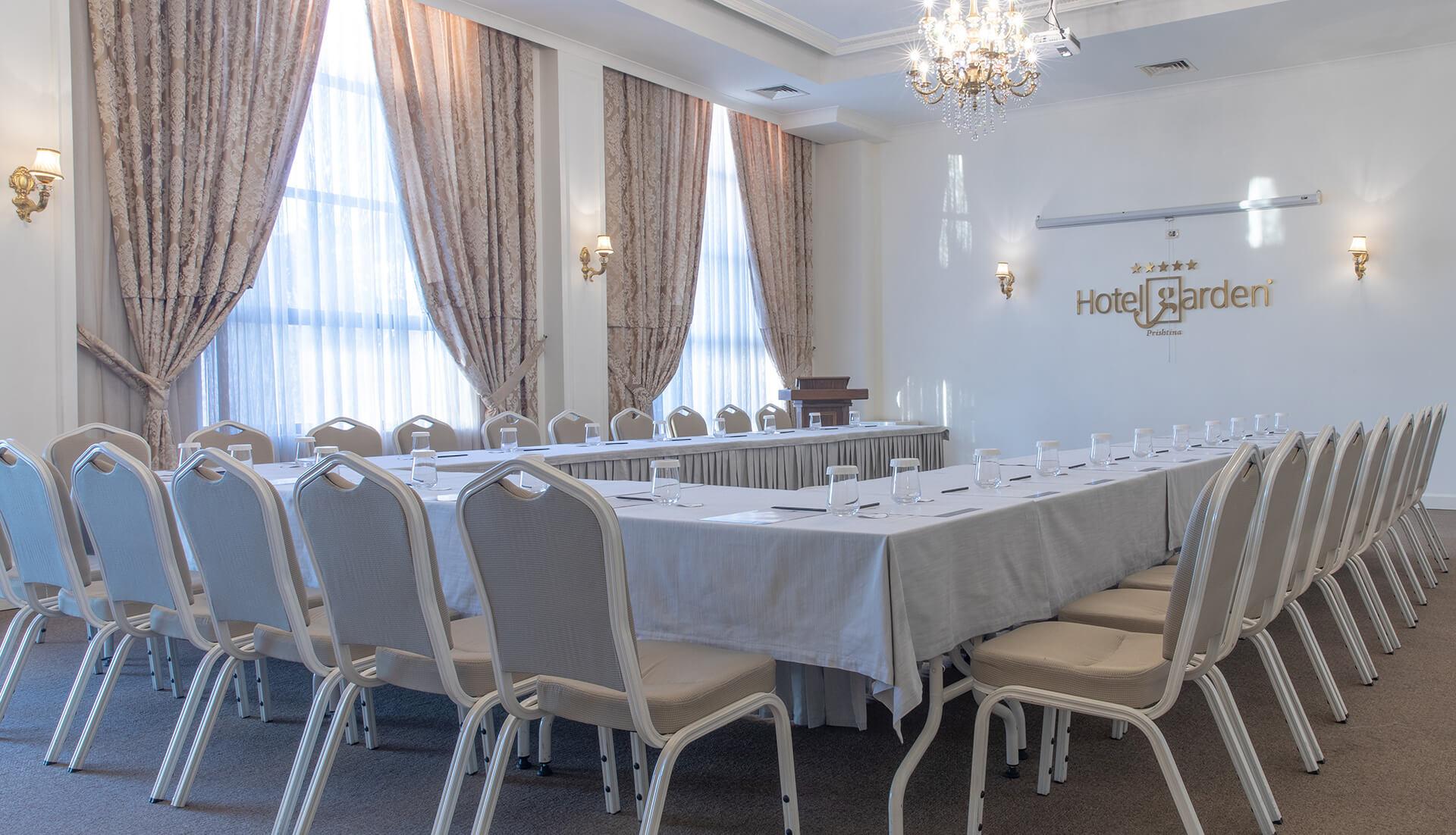 Hotel Garden Приштина Экстерьер фото