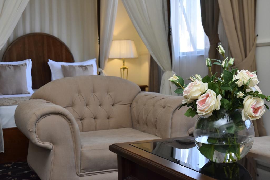 Hotel Garden Приштина Экстерьер фото