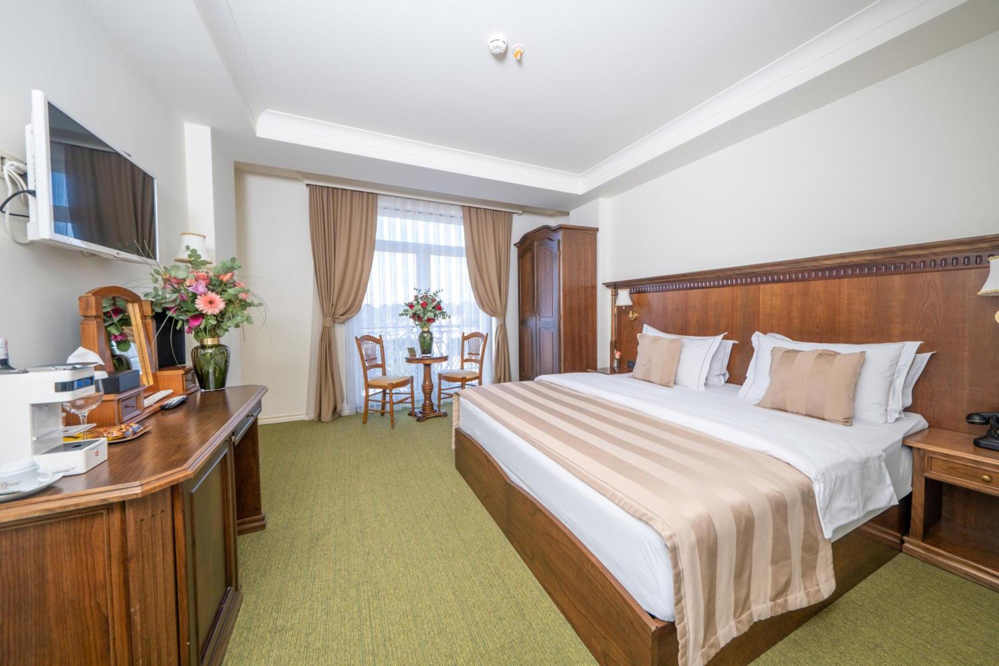 Hotel Garden Приштина Экстерьер фото